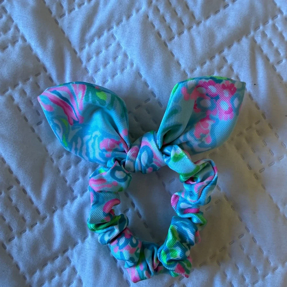 NWOT Lilly Pulitzer Scrunchie - Picture 4 of 4